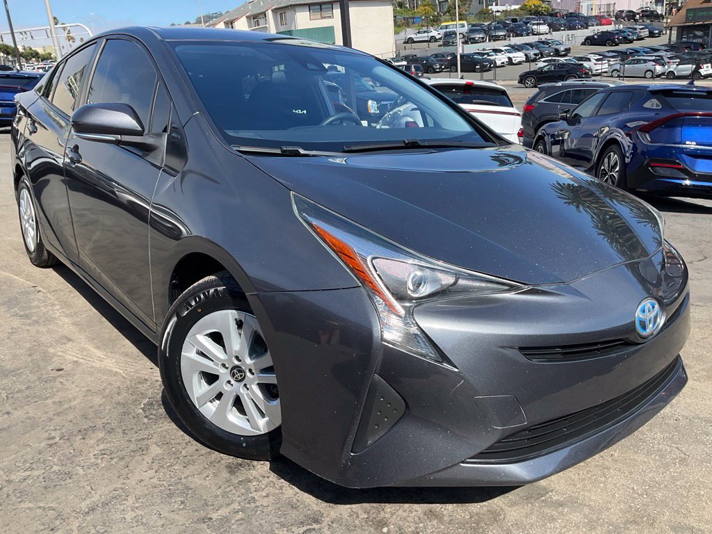 Used 2017 Toyota Prius Two FWD image 1