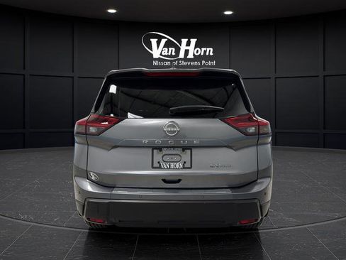 Used 2024 Nissan Rogue SV AWD/4WD image 6