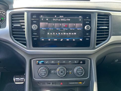 Used 2021 Volkswagen Atlas SE w/ Panoramic Sunroof Package FWD image 18