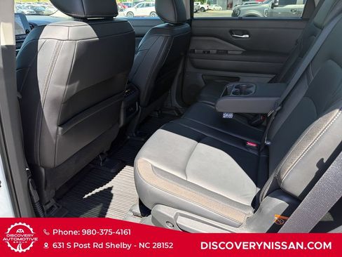Certified 2024 Nissan Pathfinder SL FWD image 28