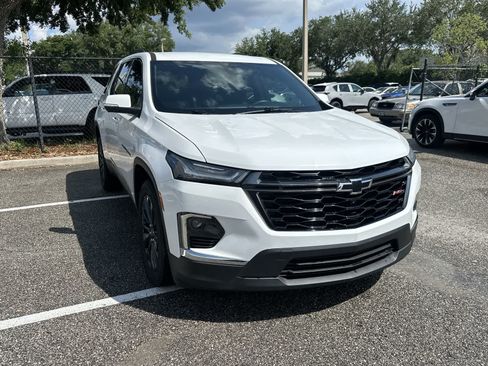 Used 2023 Chevrolet Traverse RS FWD image 11