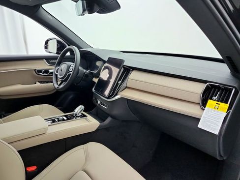 New 2026 Volvo XC90 B5 Core image 17