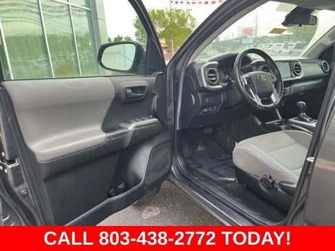 Used 2022 Toyota Tacoma SR5 w/ SR5 Appearance Package (SM) image 4