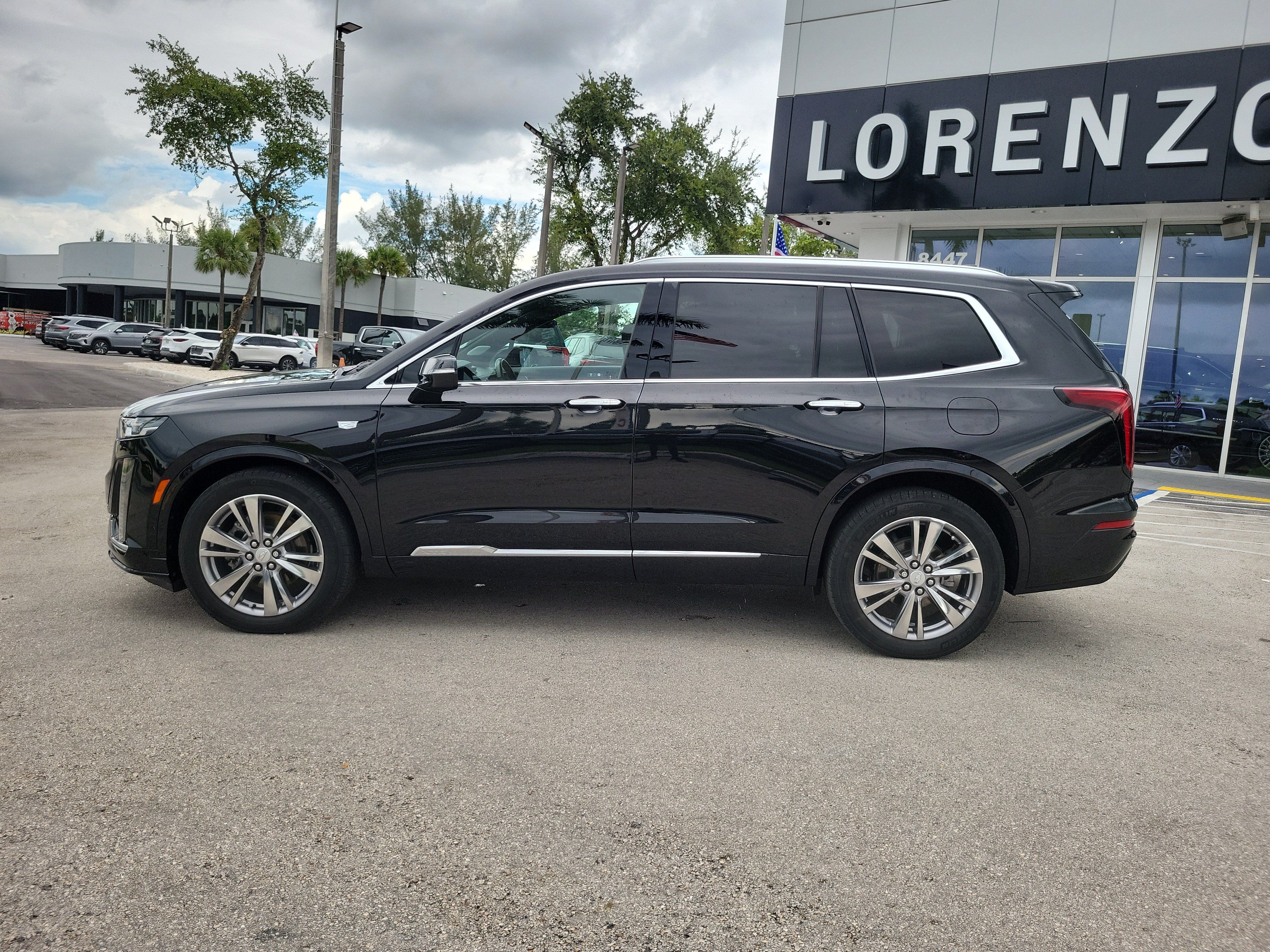 Used 2023 Cadillac XT6 Premium Luxury FWD image 8