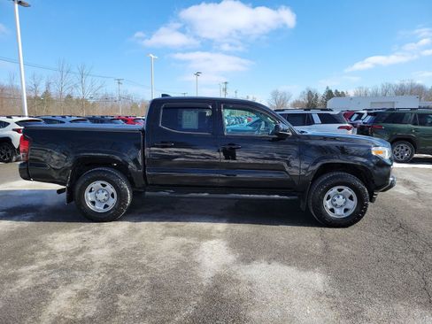 Used 2022 Toyota Tacoma SR image 6