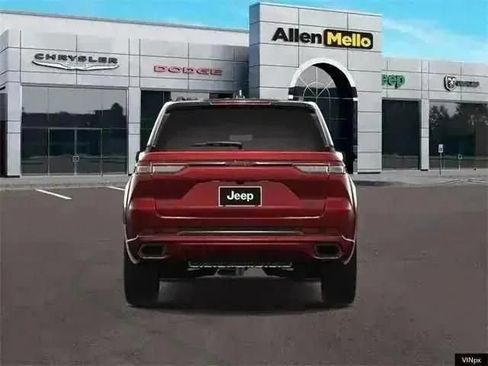 New 2025 Jeep Grand Cherokee Summit image 4