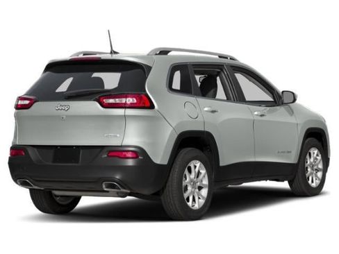 Used 2015 Jeep Cherokee Latitude w/ Cold Weather Group AWD/4WD image 3
