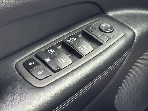 Used 2022 Jeep Grand Cherokee Laredo X image 22