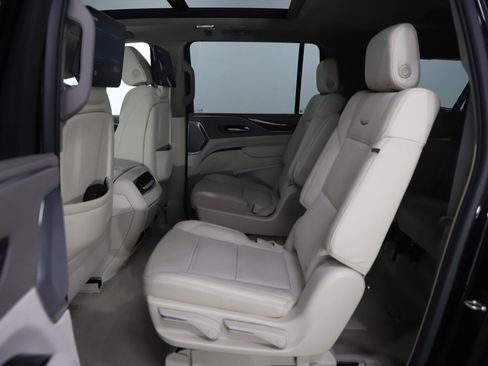 Used 2024 Cadillac Escalade ESV Sport Platinum w/ LPO, ONYX Package image 17