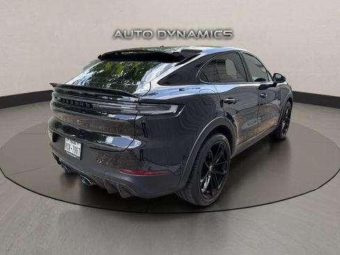 Used 2024 Porsche Cayenne Turbo GT AWD/4WD image 7