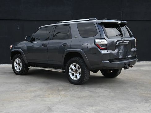Used 2021 Toyota 4Runner SR5 Premium image 3