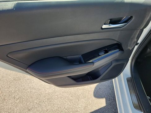 Used 2025 Nissan Altima 2.5 SR w/ SR Premium Package FWD image 9