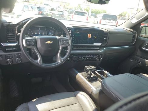 Used 2023 Chevrolet Silverado 1500 LTZ w/ Technology Package AWD/4WD image 10