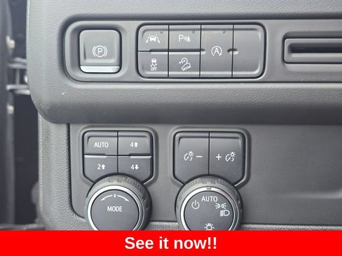 Used 2024 Chevrolet Tahoe Premier AWD/4WD image 27