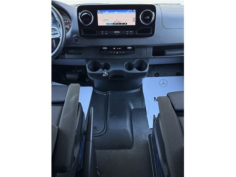 Used 2024 Mercedes-Benz Sprinter 3500 image 11