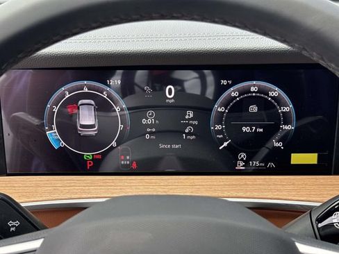 New 2026 Volkswagen Tiguan SEL R-Line AWD/4WD image 21