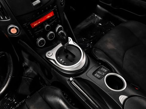 Used 2013 Nissan 370Z Touring w/ Sport Pkg RWD image 29