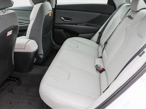 New 2025 Hyundai Elantra Limited image 22