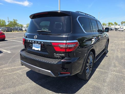 Used 2023 Nissan Armada Platinum w/ Captain's Chairs Package RWD image 4