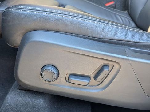 Certified 2023 Volvo XC40 B5 Plus image 13