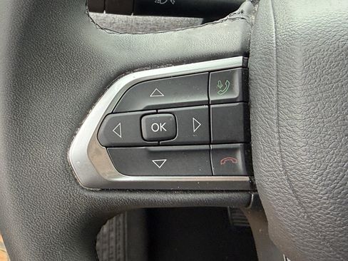 Used 2024 Jeep Compass Latitude AWD/4WD image 17