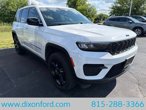 Used 2024 Jeep Grand Cherokee Altitude AWD/4WD image 7