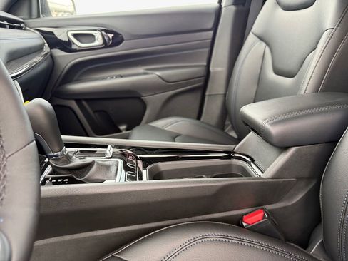 New 2026 Jeep Compass Limited image 31