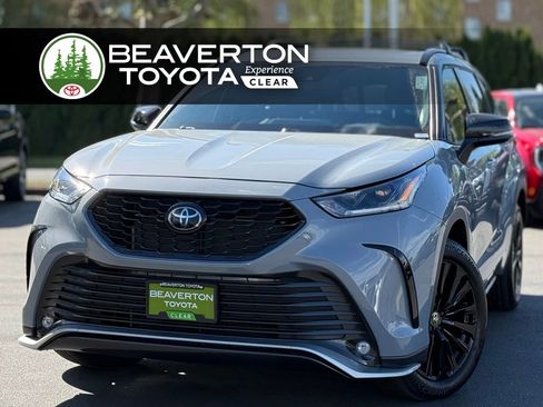 Certified 2025 Toyota Highlander XSE image 1