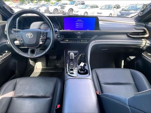 Used 2025 Toyota Crown AWD/4WD image 21
