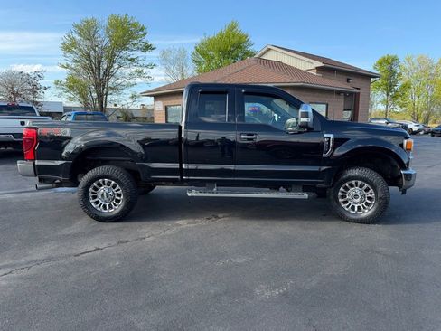 Used 2022 Ford F350 XLT w/ XLT Premium Package AWD/4WD image 4
