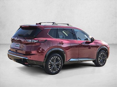 Used 2024 Nissan Rogue Platinum FWD image 5