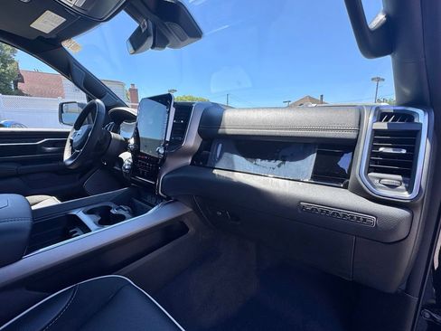New 2026 RAM 1500 Laramie AWD/4WD image 18