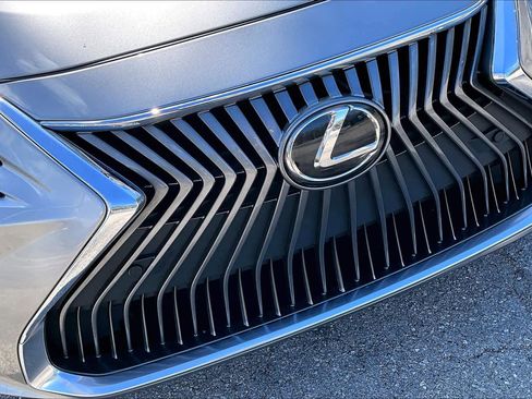 Used 2020 Lexus ES 350 w/ Premium Package image 30
