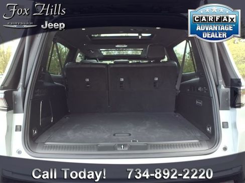 New 2026 Jeep Grand Wagoneer L Limited AWD/4WD image 10
