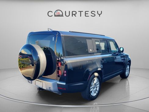 Used 2024 Land Rover Defender 130 S image 4