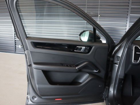 Certified 2023 Porsche Cayenne S image 23