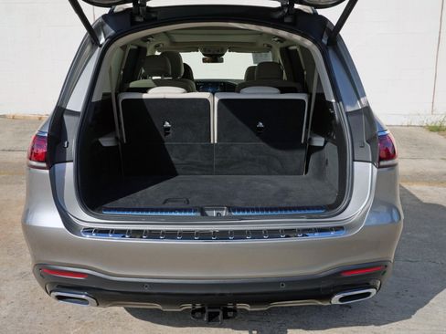 Used 2023 Mercedes-Benz GLS 450 4MATIC image 10
