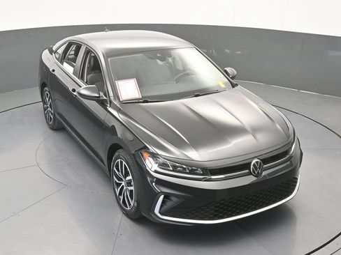 Used 2025 Volkswagen Jetta SE FWD image 51