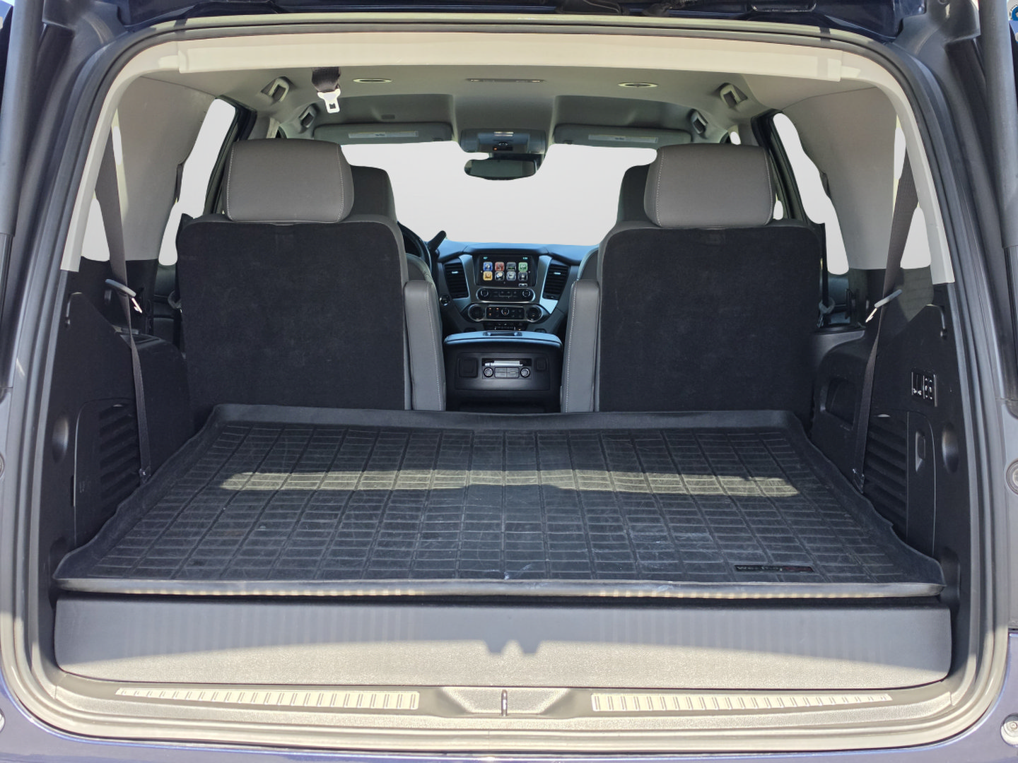Used 2020 Chevrolet Tahoe LT w/ Luxury Package RWD image 15