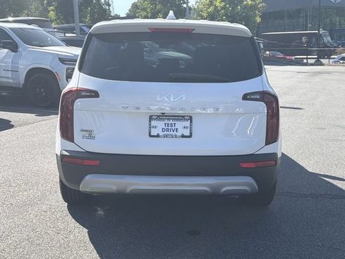 Used 2022 Kia Telluride LX AWD/4WD image 7