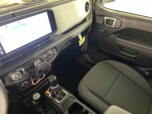 Used 2026 Jeep Gladiator Sport AWD/4WD image 36