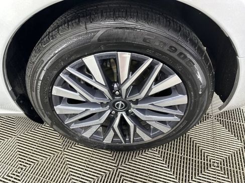 Used 2023 Nissan Altima 2.5 SV FWD image 5