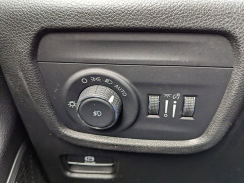 Used 2022 Jeep Grand Cherokee Limited image 52