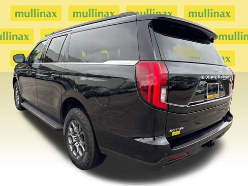 Used 2025 Ford Expedition Max Active image 9