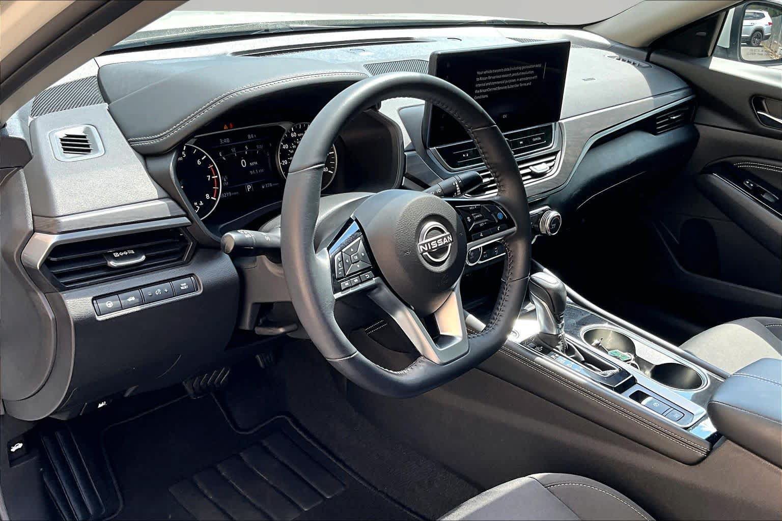 Used 2023 Nissan Altima 2.5 SV w/ SV Premium Package AWD/4WD image 18