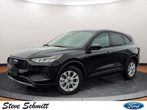 Used 2025 Ford Escape Active w/ Cold Weather Package image 1