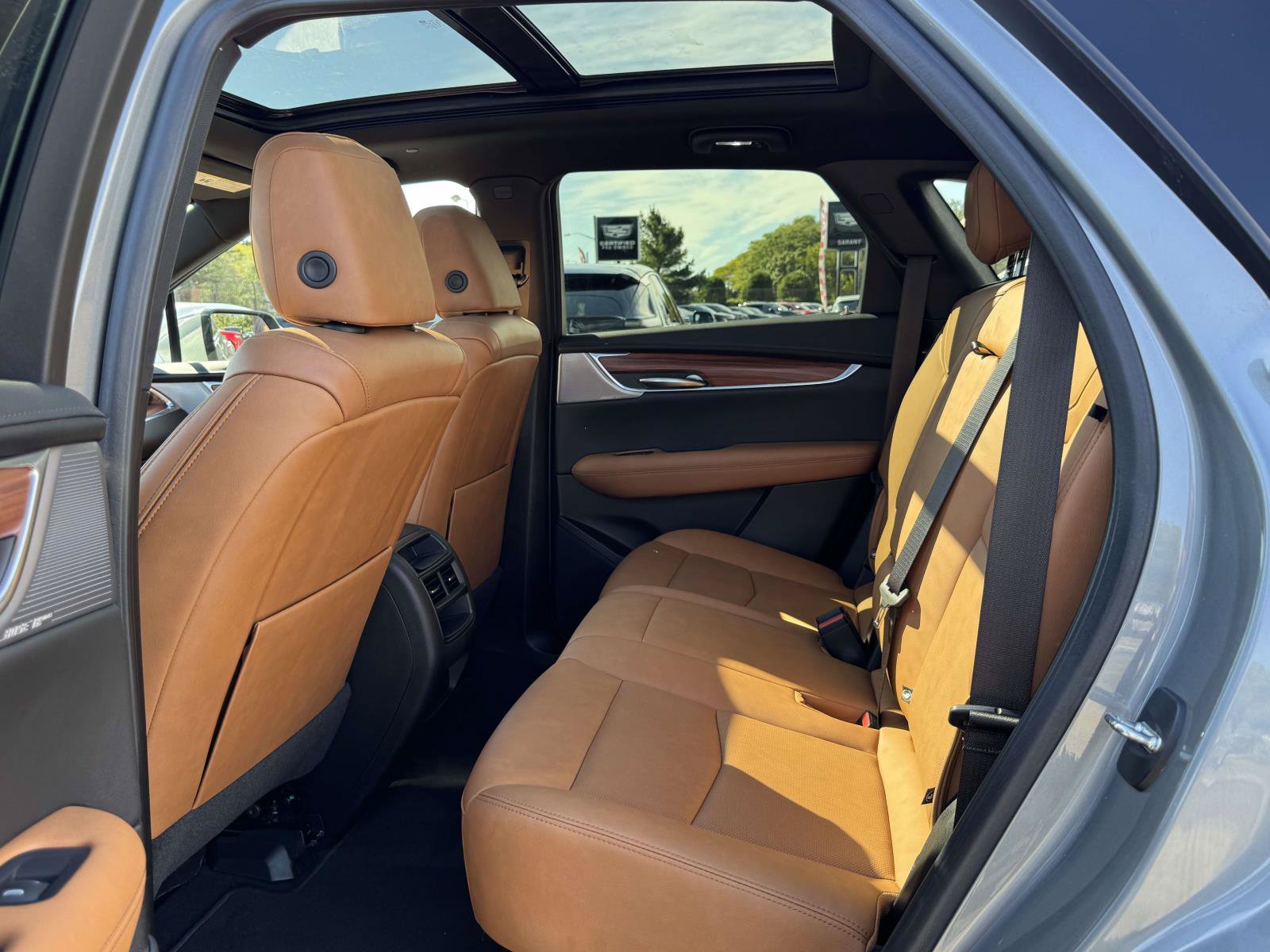 Certified 2024 Cadillac XT5 Premium Luxury w/ LPO, Floor Liner Package AWD/4WD image 11