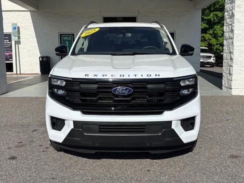 Used 2025 Ford Expedition Active RWD image 22