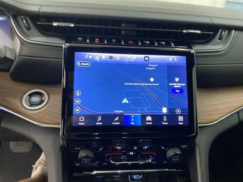 Used 2023 Jeep Grand Cherokee L Summit w/ High Altitude Package AWD/4WD image 19