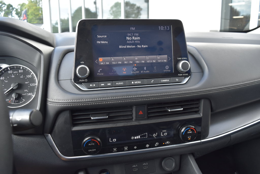 Used 2024 Nissan Rogue SV FWD image 14